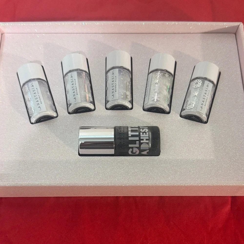 Anastasia Silver Makeup Set